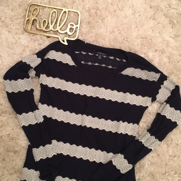 American Eagle Sweater - Picture 1 of 3